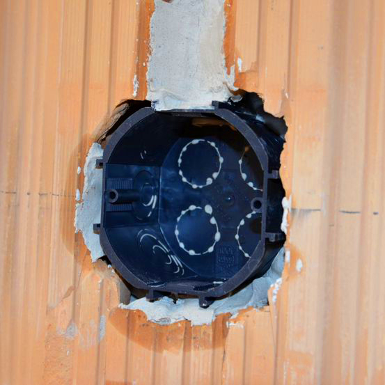 Unterputzdosen und Hohlwanddosen richtig setzen